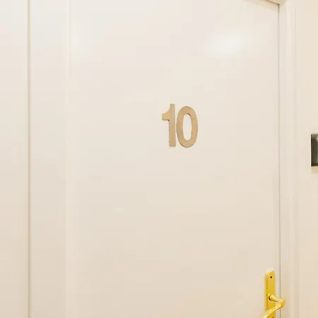 Quarto em Acomodações Particulares Almirante Reis 4 Andar - Arroios