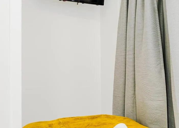 Quarto em Acomodações Particulares Almirante Reis 4 Andar - Arroios Lisboa