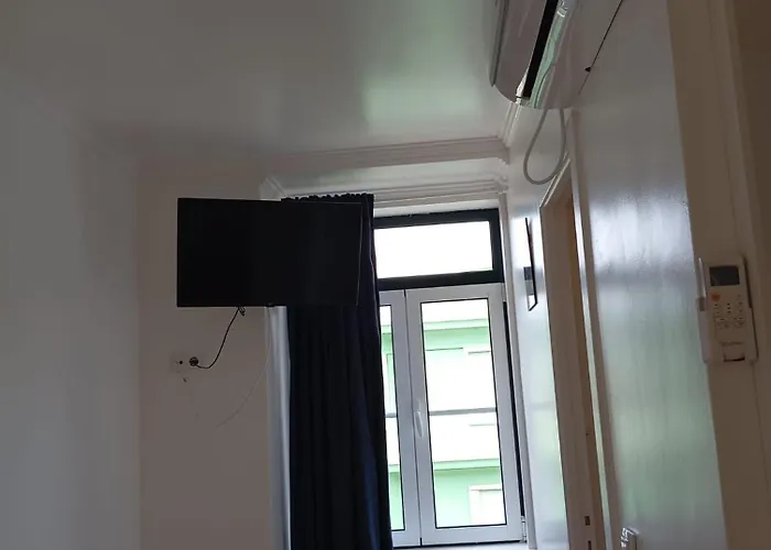 Quarto em Acomodações Particulares Almirante Reis 4 Andar - Arroios *